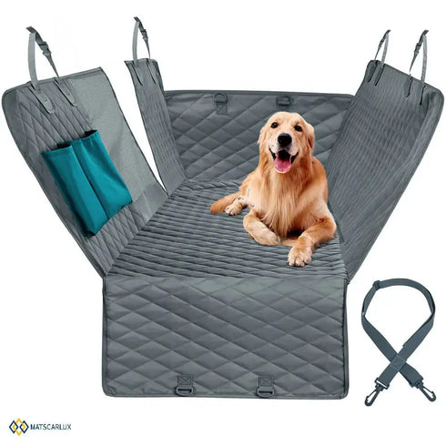 Funda impermeable para perros en el asiento trasero